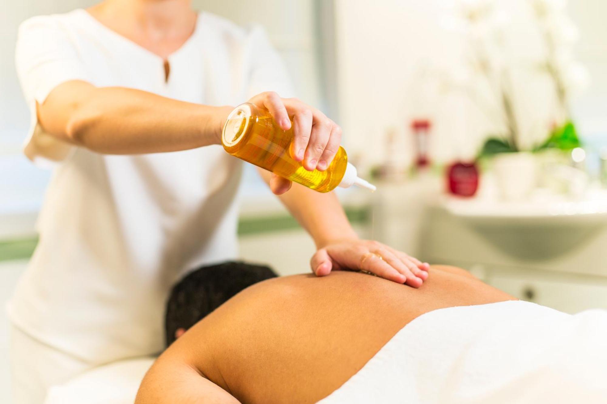 Grand Hotel Villa Castagnola Lugano Kültér fotó Massage with oil