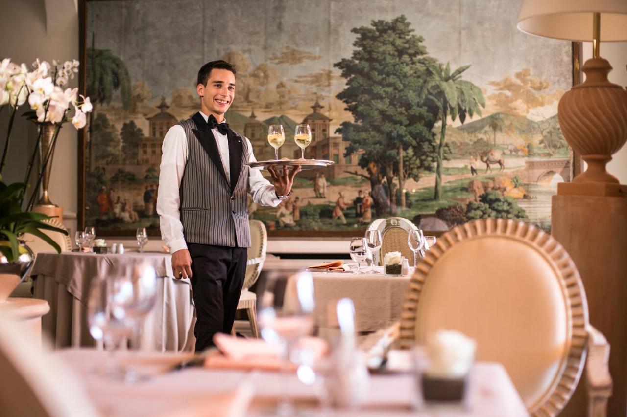 Grand Hotel Villa Castagnola Lugano Kültér fotó A waiter at work